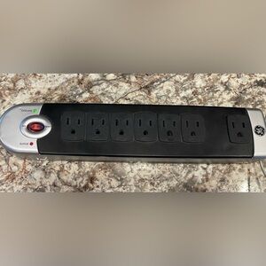 GE 7 Outlet Power Strip Surge Protector 6’ Cord Model 94041